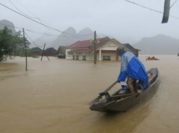 В результате наводнения во Вьетнаме погибли 11 человек