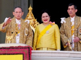 Принц Таиланда согласился на коронацию после похорон отца