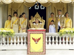 Трон в Таиланде будет занимать 96-летний регент