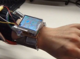 Первым в мире прототипом WristWhirl можно управлять жестами с занятыми руками