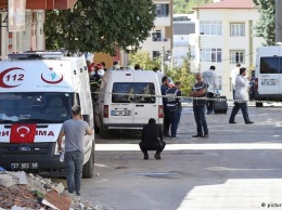 Трое полицейских погибли при взрыве на юге Турции