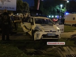 В Николаеве в ДТП попал полицейский автомобиль - девушка-патрульный тяжело травмирована