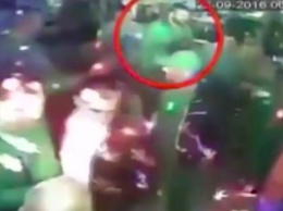 Опубликовано видео драки в ночном клубе с участием иерарха украинской церкви