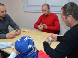 В Авдеевке организовали городской турнир по домино (ФОТО)