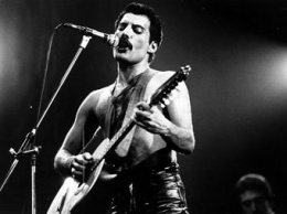 Группа Queen опубликовала неизвестную версию песни We Will Rock You