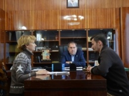 В Кропивницком активисты с мэром обсуждали как сберечь каштаны