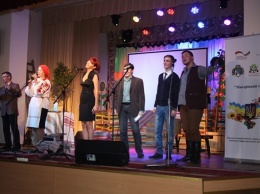«Странствующий театр» побывал со спектаклями в 15 учебных заведениях Днепропетровщины