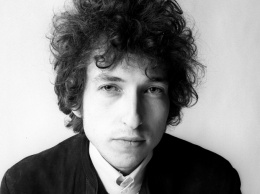 Боб Дилан не хочет забирать Нобелевскую премию