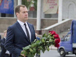 Дмитрий Медведев поздравил с юбилеем актрису Жанну Болотову
