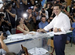 Ципрас пытается предоставить налоговую амнистию владельцам офшорных счетов - СМИ