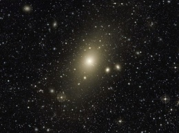 Каннибализм галактических масштабов обнаружил Очень Большой Телескоп