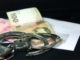 Чиновник ГПУ и прокурор Киевщины задержаны при получении 3 млн взятки