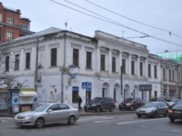 Киеву пытаются вернуть историческое здание на Подоле