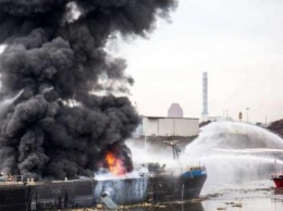 На юге Китая взорвался танкер с нефтью