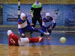 Женская сборная России по мини-футболу сыграла с иранской в хиджабах