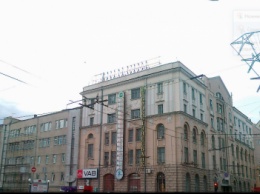 Харьковскую мэрию просят установить лавочки и навес под "Градусником"
