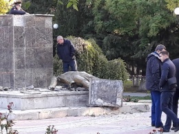 Снос памятника Ленину в Судаке: КПРФ заявляет о провале работы правоохранителей