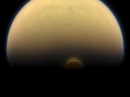 Ученые НАСА впервые увидели, как наступила зима на Титане
