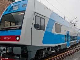 Между Киевом и Харьковом начал ездить двухэтажный поезд