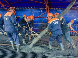 Строители Керченского моста приступили к укладке его проезжей части