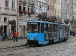 Во Львове водитель трамвая отказалась подождать человека с ограниченными возможностями