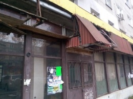 В Одессе заброшенная пиццерия угрожает обвалом (ФОТО)