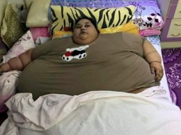 Самая толстая женщина в мире попросила помощи