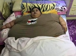 В Египте просят спасти 500-килограммовую женщину