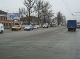 В Полтаве водитель, чтобы избежать наезд на пенсионера, протаранил троллейбус