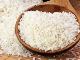 Будьте осторожны: китайцы начали делать рис с добавлением пластика. Вот как его проверить