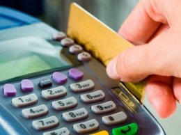 В Мариуполе за сутки с трех банковских карт сняли 11 тысяч