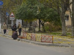 Опасную улицу на одесских Черемушках оградили от пешеходов (ФОТО)