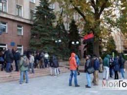 В Николаеве не удалось провести «медвечуковский форум»: участников эвакуировали через черный ход