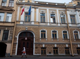 Петербургский Арбитражный суд разрешил продавать санкционные продукты