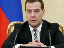 Дмитрий Медведев распорядился ускорить строительство и ремонт автодорог в Крыму