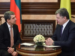 Порошенко обсудил с Президентом Болгарии ситуацию в Донбассе