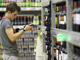 В Киеве продолжаются проверки магазинов на наличие суррогатного алкоголя