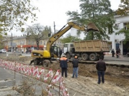 Капитальный ремонт одесской улицы мешает проезду оперативников и перевозке подозреваемых (ФОТО)