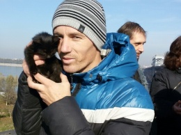 В Кременчуге жители, АТОшники и полиция спасли котенка (фото)