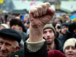 Во Львове матери с детьми вышли на пикет против закрытия поликлиники