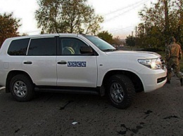 Автомобиль миссии ОБСЕ обстреляли неподалеку от Донецка