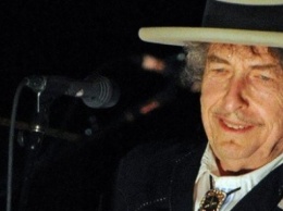 Боб Дилан согласился принять Нобелевскую премию