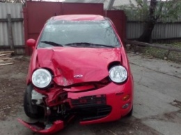 Совершил ДТП и уснул возле места аварии,- в Славянском районе пьяный водитель въехал в столб