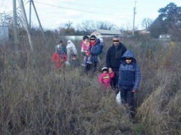 На Закарпатье пограничники остановили афганцев с семью детьми