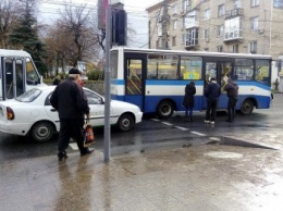 В Кропивницком легковой автомобиль врезался в автобус ФОТО