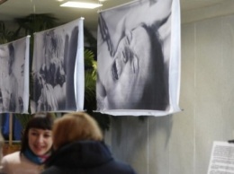 Русская художница показала "Рождение Украины" на выставке в Северодонецке