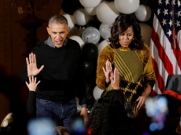 Чета Обам станцевала танец зомби (фото, видео)