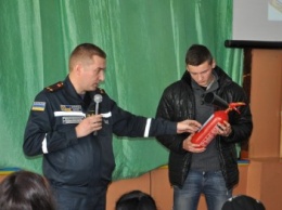 Кропивницкий: спасатели провели обучающий семинар по безопасности в лицее сферы услуг