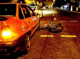 В Мариуполе автомобиль сбил 16-летнего велосипедиста (ФОТО)