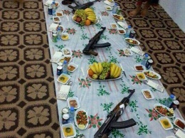 Во время праздничного ужина 45 боевиков ИГИЛ отравились и умерли
